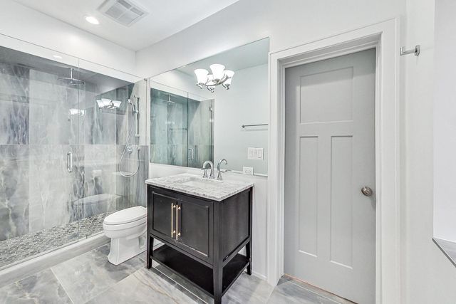 1245 W Jarvis Avenue 2, Chicago, IL 60626