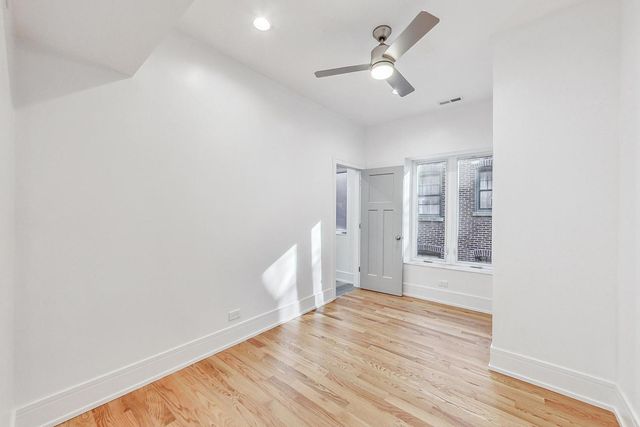 1245 W Jarvis Avenue 2, Chicago, IL 60626