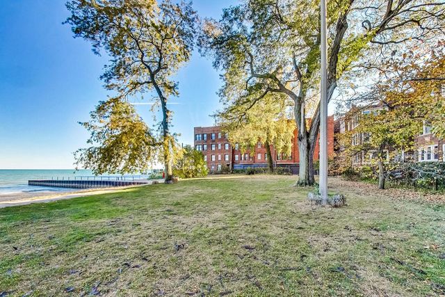 1245 W Jarvis Avenue 2, Chicago, IL 60626