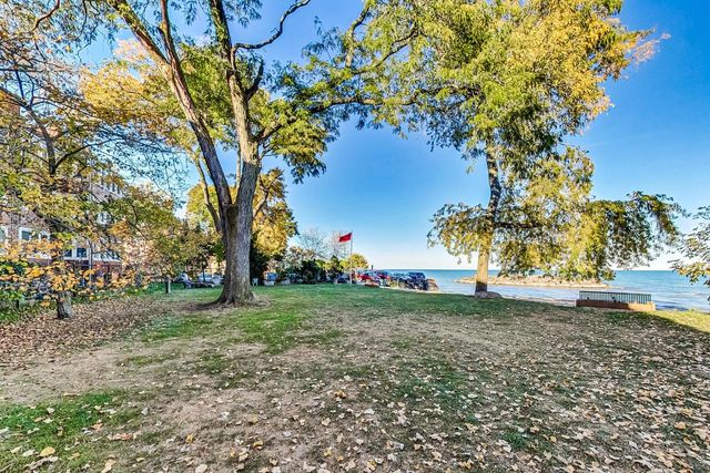 1245 W Jarvis Avenue 2, Chicago, IL 60626