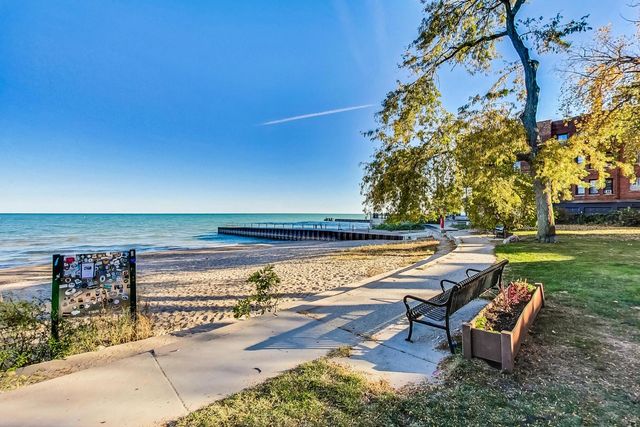 1245 W Jarvis Avenue 2, Chicago, IL 60626