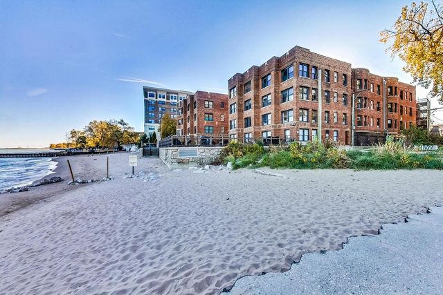 1245 W Jarvis Avenue 2, Chicago, IL 60626