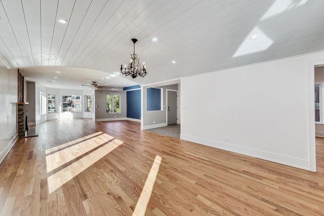 1245 W Jarvis Avenue 2, Chicago, IL 60626