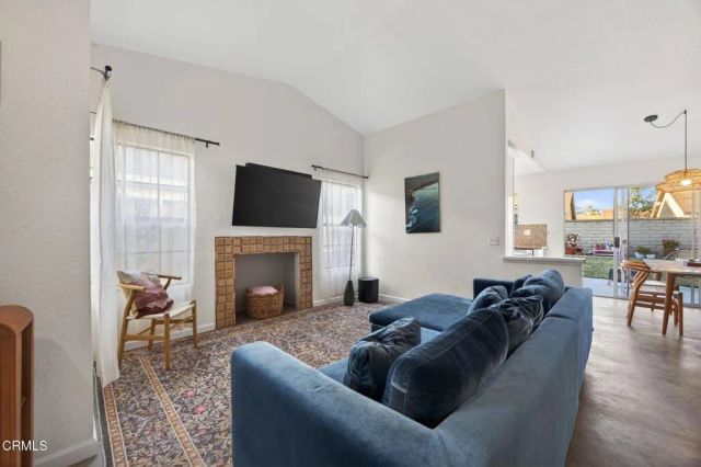 5681 Calle Sencillo, Camarillo, CA 93012