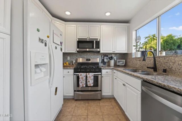 5681 Calle Sencillo, Camarillo, CA 93012