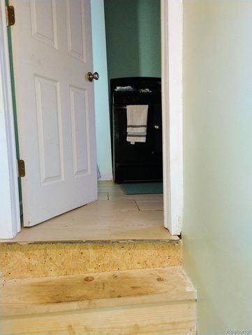 12330 Santa Rosa Drive, Detroit, MI 48204