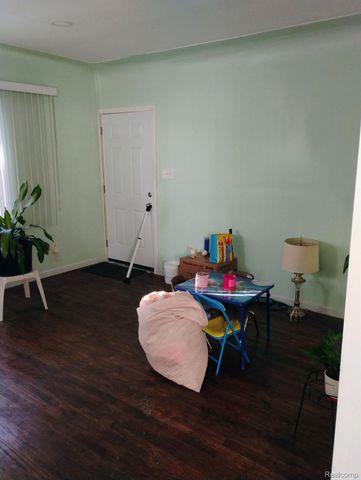 12330 Santa Rosa Drive, Detroit, MI 48204