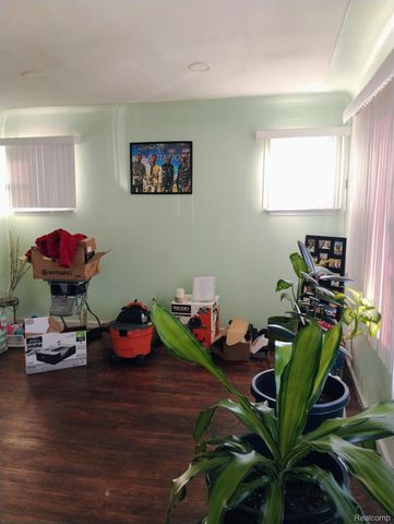 12330 Santa Rosa Drive, Detroit, MI 48204