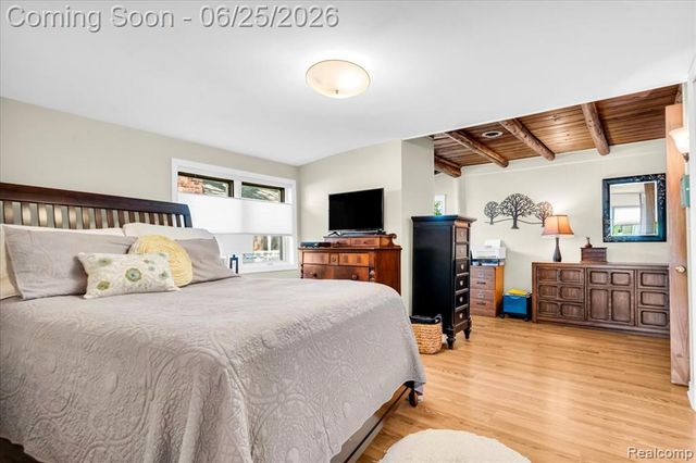 9905 Dixie Highway, Ira, MI 48023
