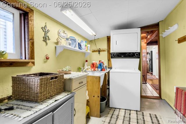 9905 Dixie Highway, Ira, MI 48023
