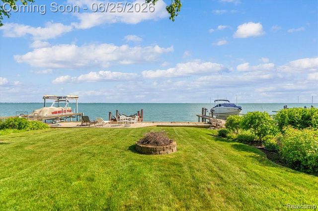 9905 Dixie Highway, Ira, MI 48023