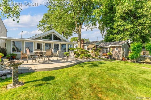 9905 Dixie Highway, Ira, MI 48023
