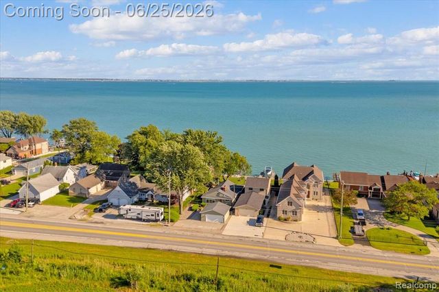 9905 Dixie Highway, Ira, MI 48023