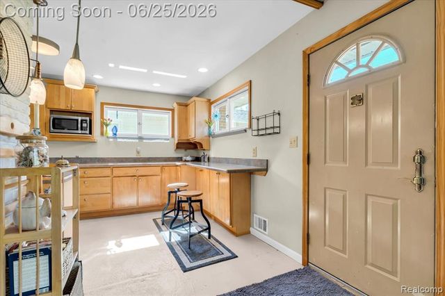 9905 Dixie Highway, Ira, MI 48023