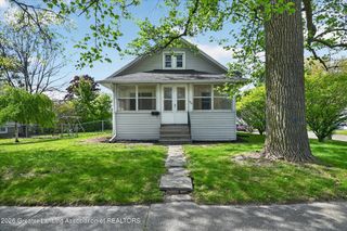 702 E Cavanaugh Road, Lansing, MI 48910