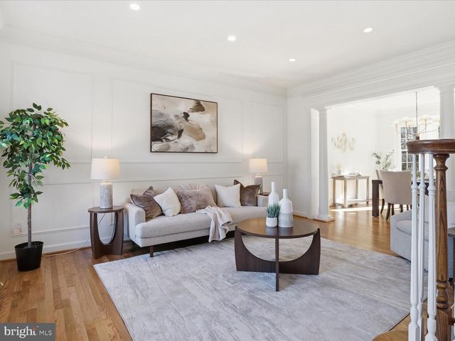 2310 COLONEL LINDSAY CT, Falls Church, VA 22043