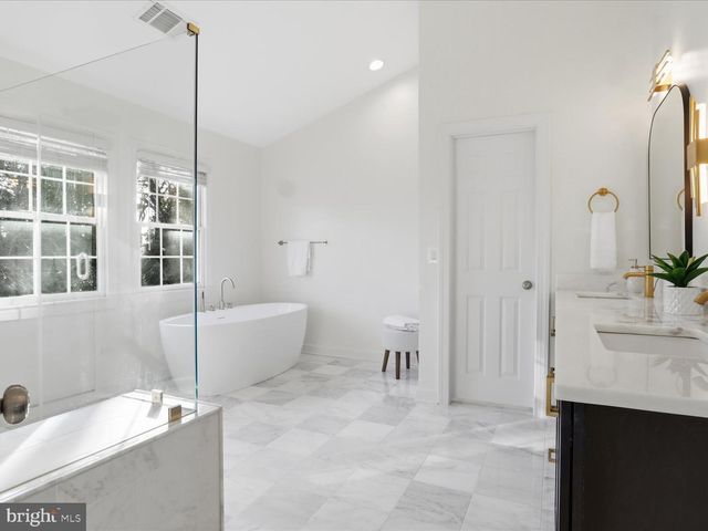 2310 COLONEL LINDSAY CT, Falls Church, VA 22043