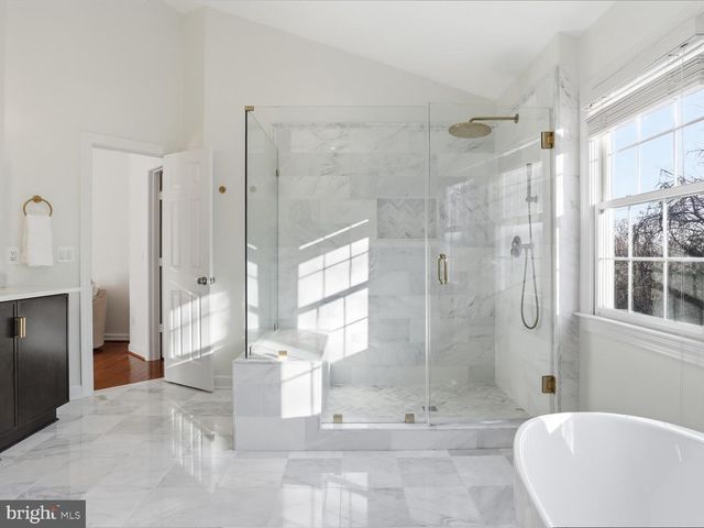 2310 COLONEL LINDSAY CT, Falls Church, VA 22043