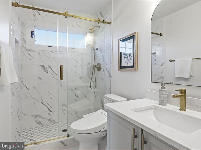 2310 COLONEL LINDSAY CT, Falls Church, VA 22043