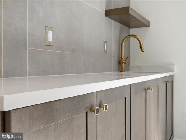 2310 COLONEL LINDSAY CT, Falls Church, VA 22043