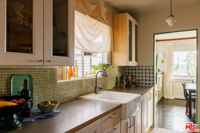 6205 Vidette Street, Los Angeles, CA 90042