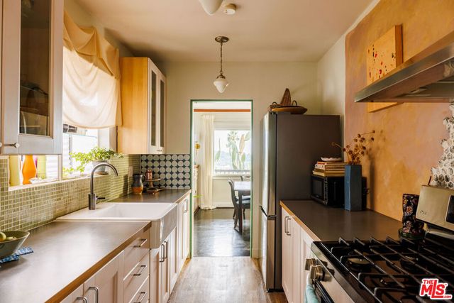 6205 Vidette Street, Los Angeles, CA 90042