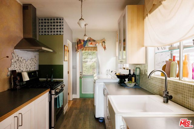 6205 Vidette Street, Los Angeles, CA 90042