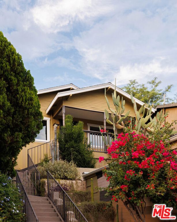 6205 Vidette Street, Los Angeles, CA 90042
