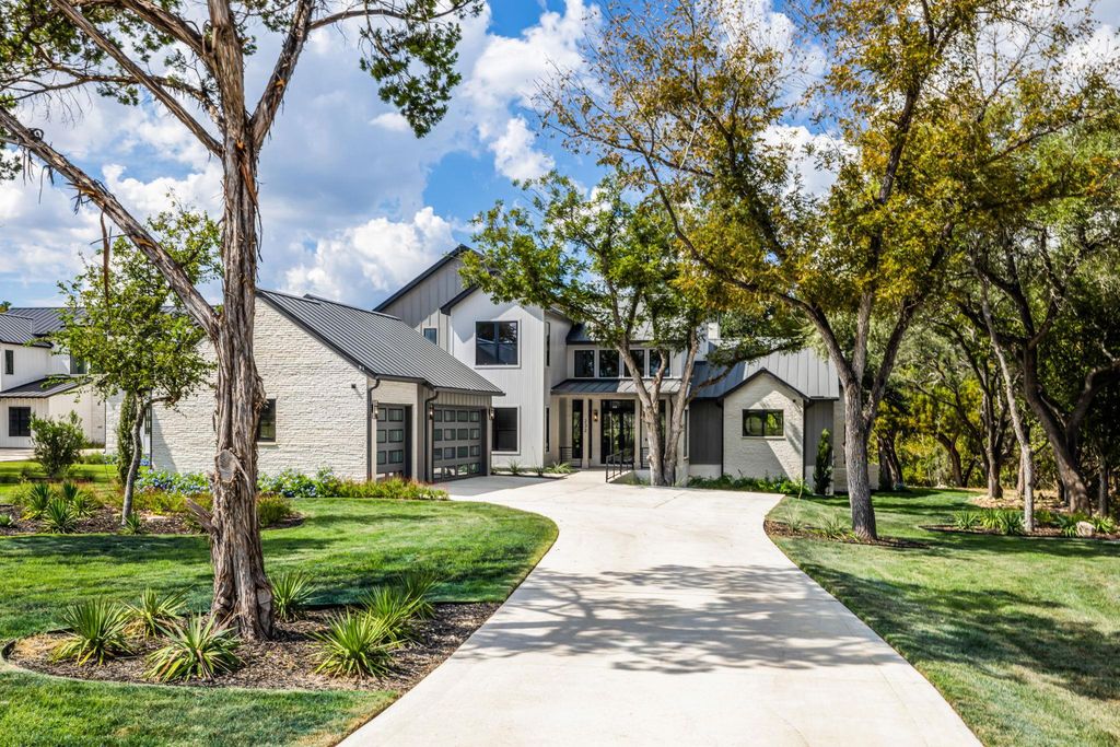 232 Riverfront DR, New Braunfels, TX 78132