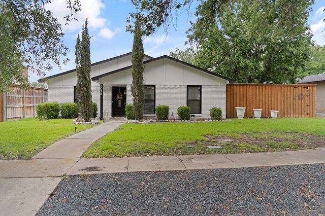 5013 Middleton Circle, The Colony, TX 75056