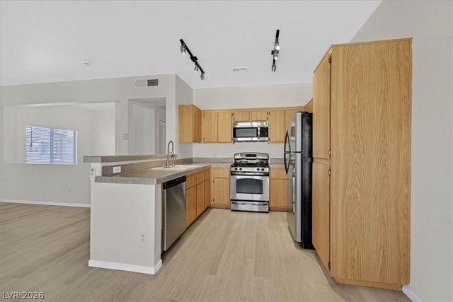 251 South Green Valley Parkway 3322, Henderson, NV 89012