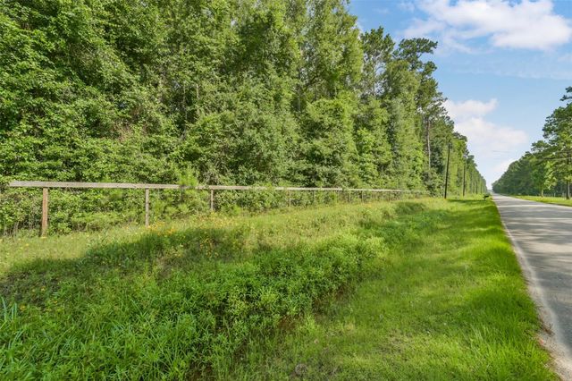 1706 County Road 3011, Dayton, TX 77535
