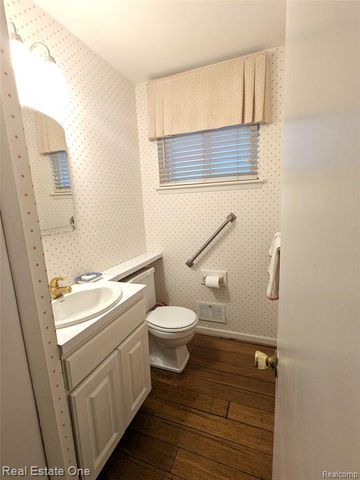 11266 Judy Drive, Sterling Heights, MI 48313