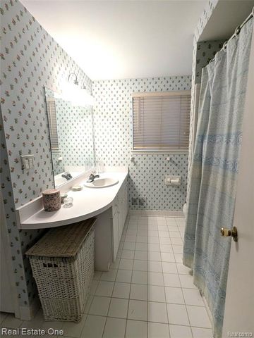 11266 Judy Drive, Sterling Heights, MI 48313