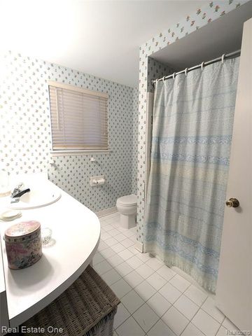 11266 Judy Drive, Sterling Heights, MI 48313