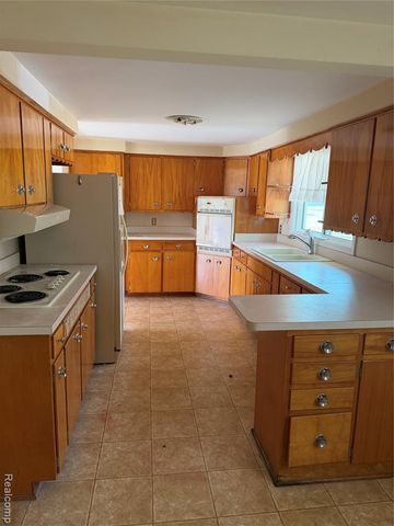 3349 Charmwood Drive, Port Huron, MI 48060