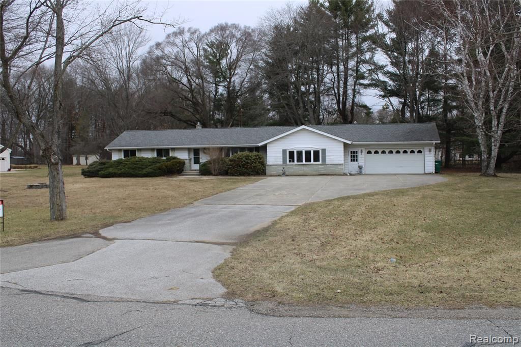 3349 Charmwood Drive, Port Huron, MI 48060