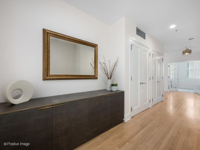 1155 N DEARBORN Street 603, Chicago, IL 60610