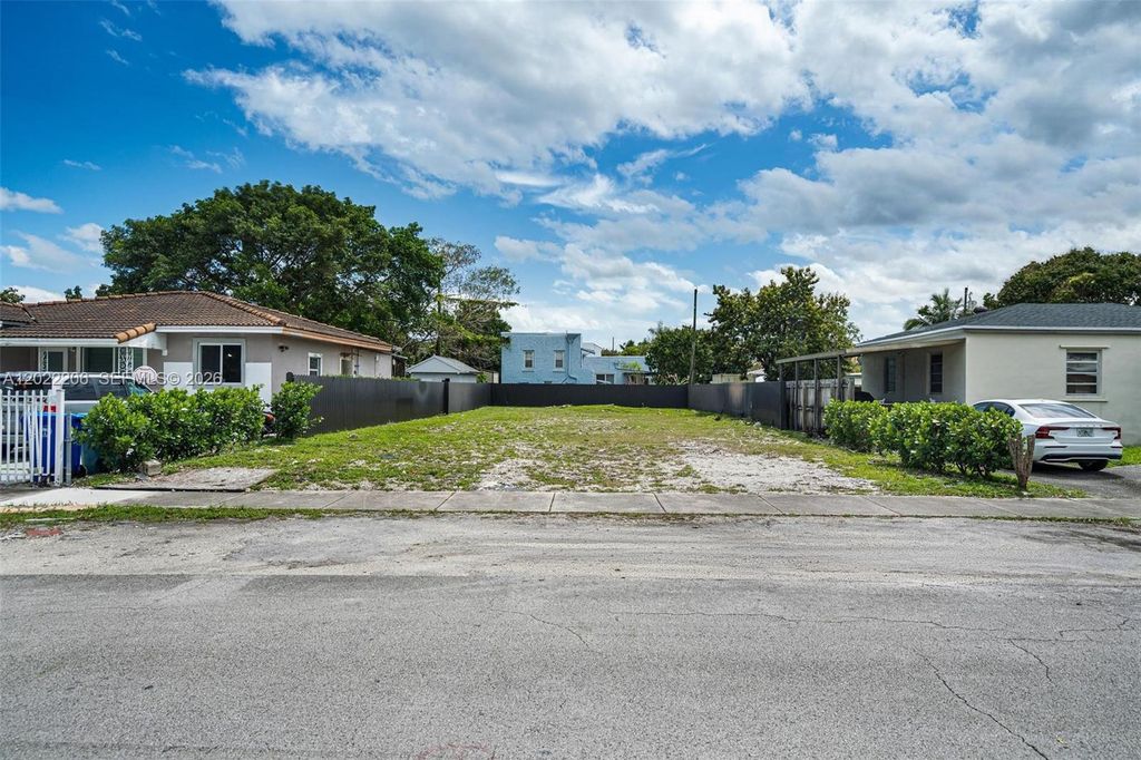 3056 SW 13th St, Miami, FL 33145