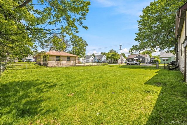 30 Dwyer Street, West Seneca, NY 14224