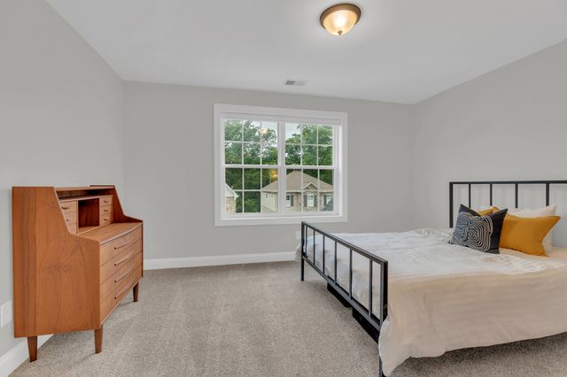 8040 Still Spring Ridge Dr, Nashville, TN 37221