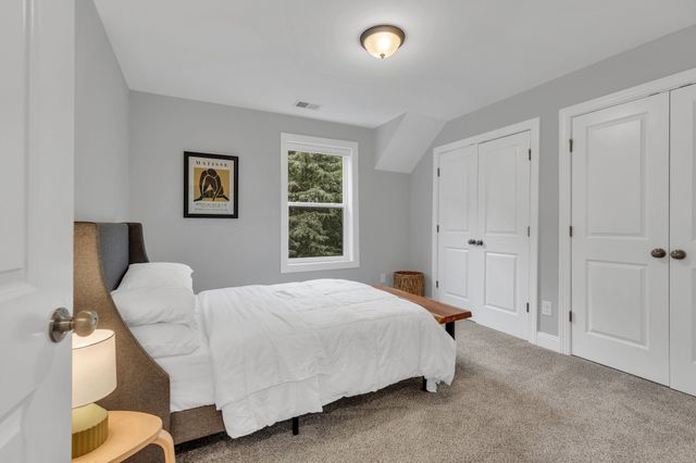 8040 Still Spring Ridge Dr, Nashville, TN 37221