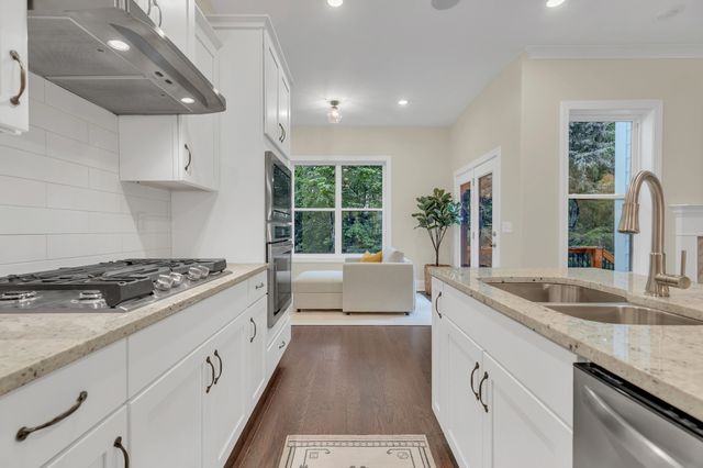 8040 Still Spring Ridge Dr, Nashville, TN 37221