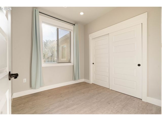 290 NELSON Ln, Gladstone, OR 97027