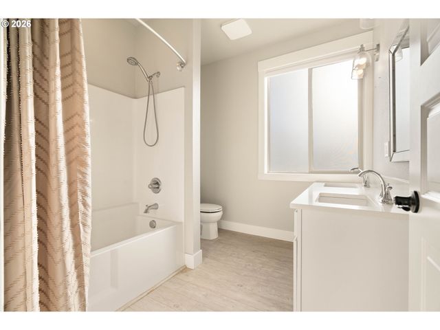 290 NELSON Ln, Gladstone, OR 97027