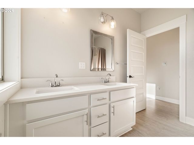 290 NELSON Ln, Gladstone, OR 97027