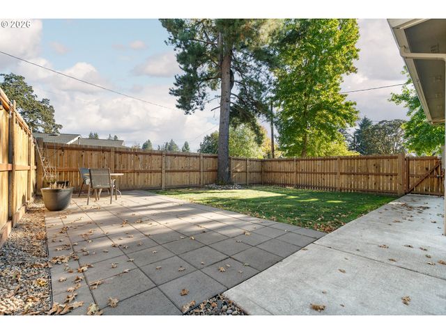 290 NELSON Ln, Gladstone, OR 97027