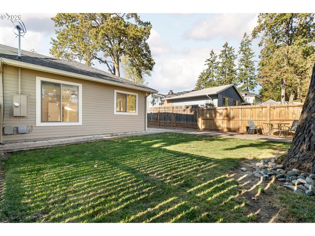 290 NELSON Ln, Gladstone, OR 97027