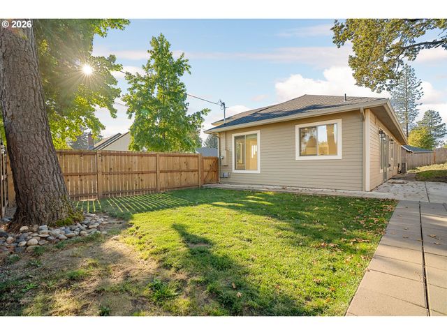 290 NELSON Ln, Gladstone, OR 97027