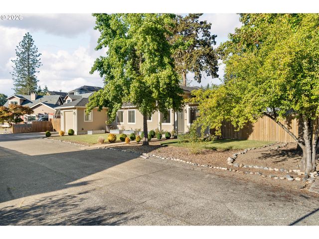 290 NELSON Ln, Gladstone, OR 97027